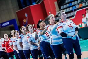 (Miniature) Volley assis : Les Bleues dans le grand monde